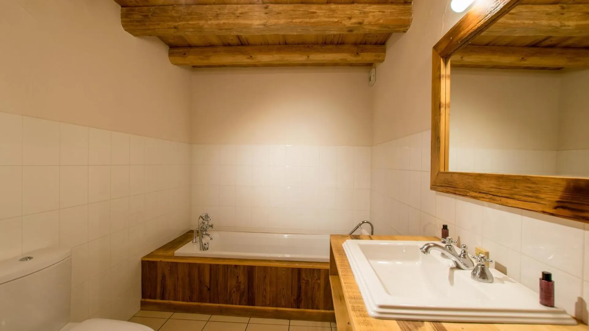 La Ferme Du Chateau Abondance 0*,  Frankrike